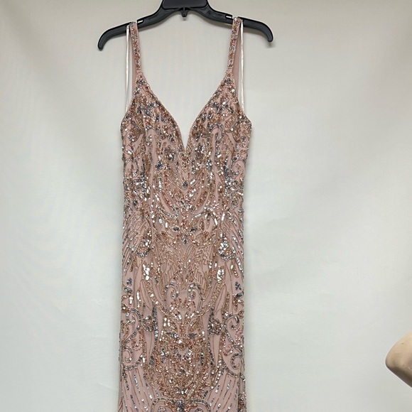 Brand new Aidan Mattox beaded V-NOTCH sleeveless long gown - Picture 13 of 17